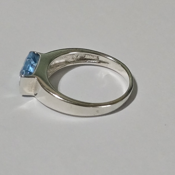Vintage Sterling Silver ring with blue emerald cut stone size 7 - Picture 3 of 16